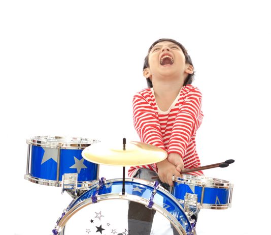 Bagaimana Muzik Membantu Perkembangan Anak?