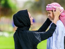 7 Tip Didik Anak Rajin Berdoa