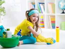 6 Cara Latih Anak Buat Kerja Rumah