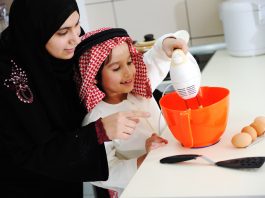 7 Manfaat Aktiviti Memasak Bersama Anak