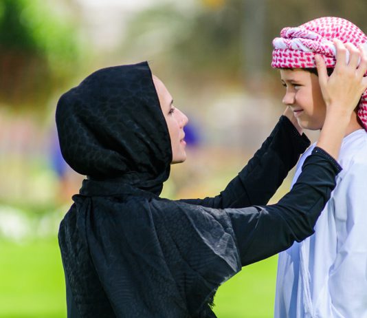 Bagaimanakah Cara Untuk Menerangkan Bahawa Allah Wujud?