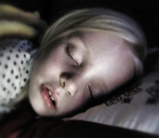 10 Tip Mengasingkan Tempat Tidur Anak