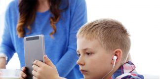 Kesan Penggunaan Gajet Pada Kanak Kanak Semasa Waktu Makan