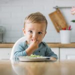 Makanan Pelengkap Bayi: Buatan Sendiri Atau Komersial?